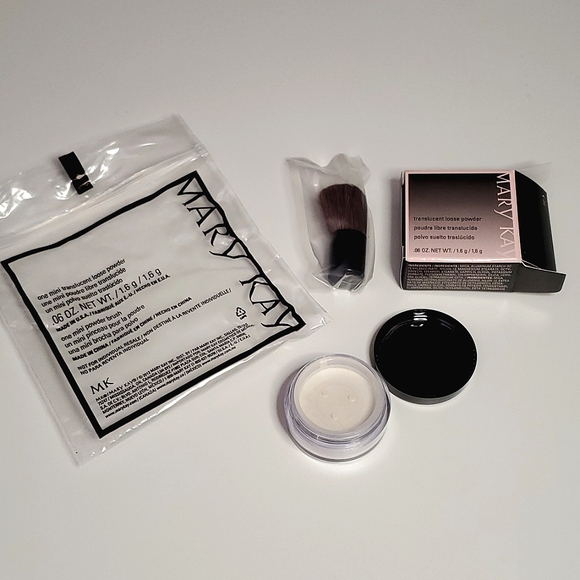NEW Mary Kay Mini Translucent Powder with Brush Travel Pack (1.6g) - Picture 2 of 7